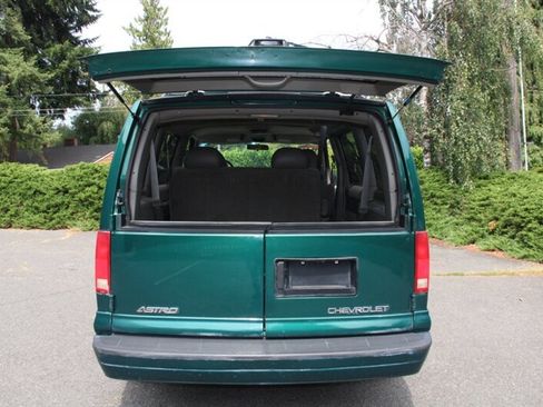 Used 1998 Chevrolet Astro LS RWD image 16