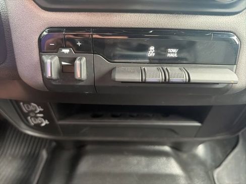 Used 2024 RAM 2500 Tradesman w/ Chrome Appearance Group AWD/4WD image 23