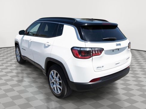 Used 2025 Jeep Compass Limited AWD/4WD image 7