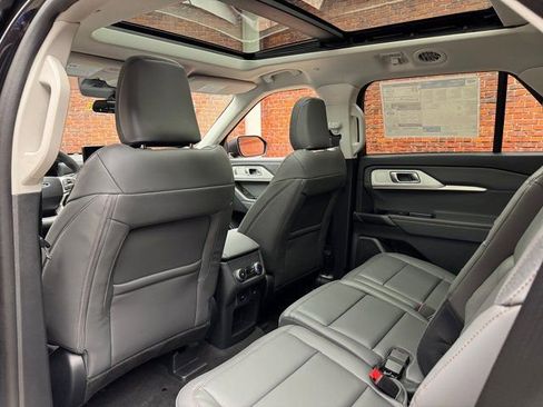 New 2025 Ford Explorer Active w/ Active Comfort Package image 24