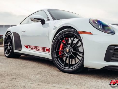 Used 2022 Porsche 911 Carrera GTS image 6