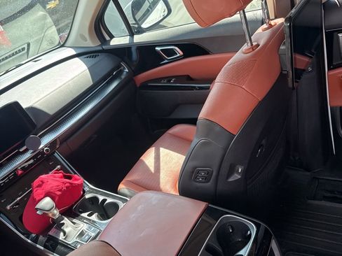 Used 2024 Kia Carnival SX Prestige image 11