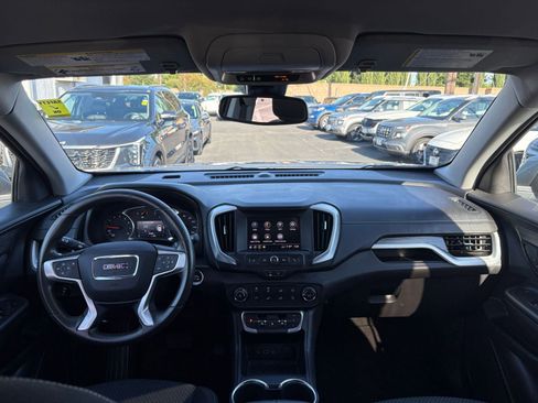 Used 2024 GMC Terrain SLE FWD image 33