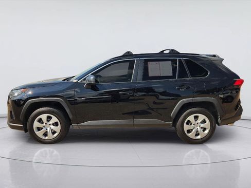 Used 2019 Toyota RAV4 LE FWD image 4