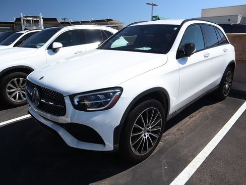 Used 2021 Mercedes-Benz GLC 300 image 2