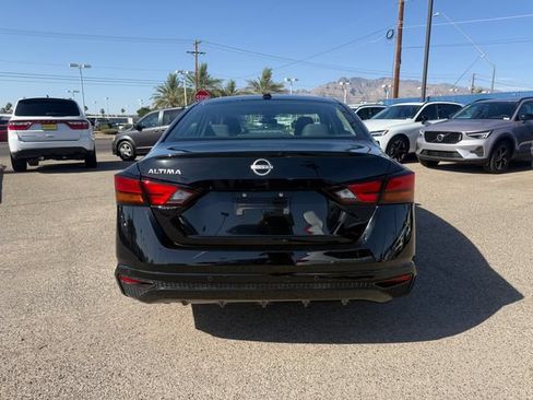 Used 2025 Nissan Altima 2.5 SV FWD image 7