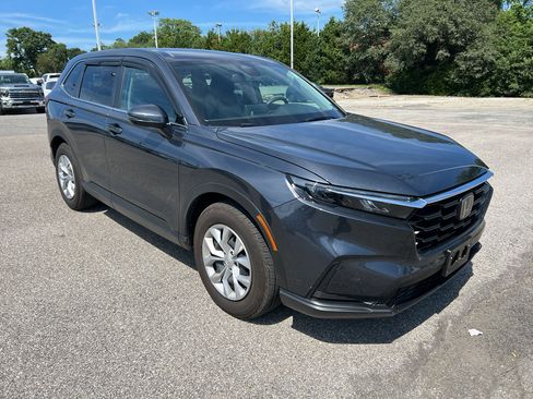 Used 2025 Honda CR-V LX image 3