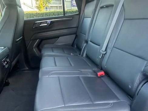 Used 2025 Chevrolet Tahoe LT AWD/4WD image 19