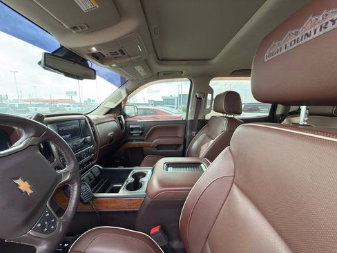 Used 2018 Chevrolet Silverado 1500 High Country image 14