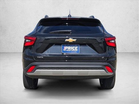 Certified 2026 Chevrolet Trax LT FWD image 6