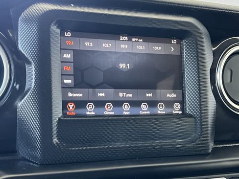 Used 2021 Jeep Wrangler Unlimited Sahara AWD/4WD image 18