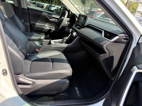 Used 2021 Toyota RAV4 XLE Premium FWD image 16