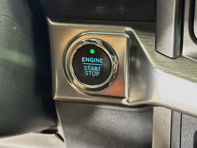 Used 2023 Ford F150 Lariat w/ Equipment Group 502A High AWD/4WD image 18