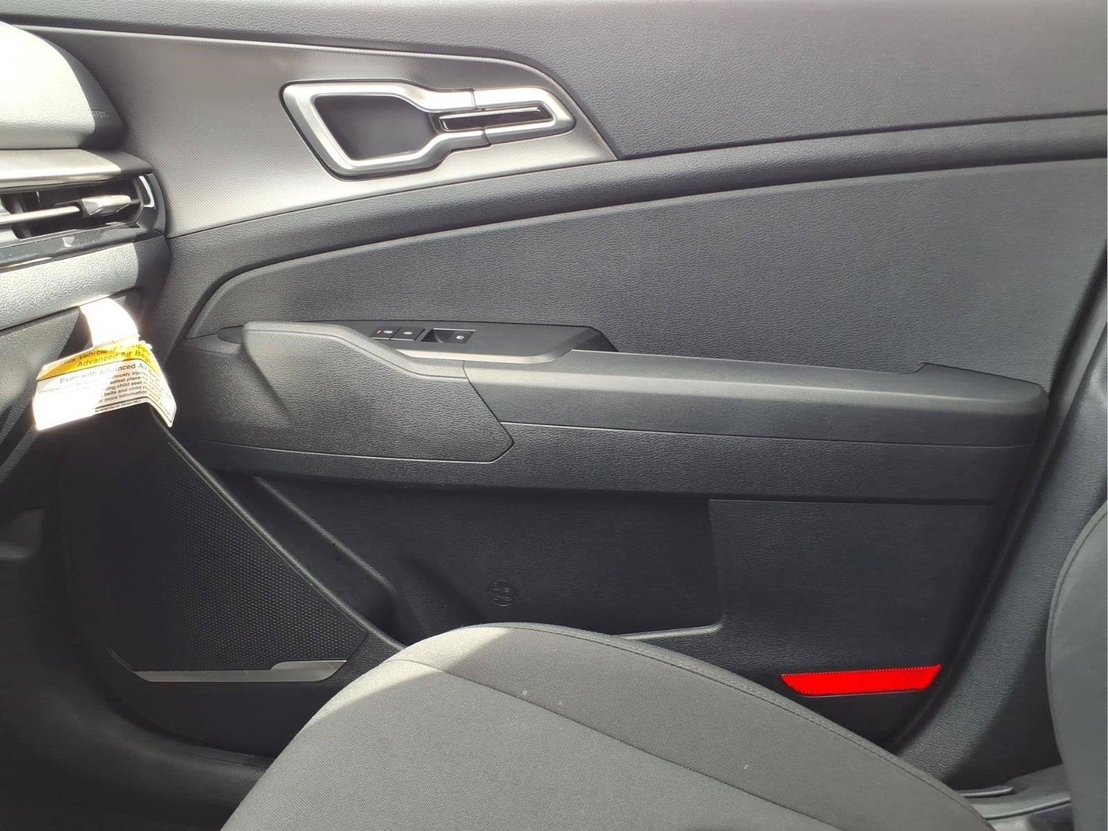 Used 2026 Kia Sportage LX FWD image 27
