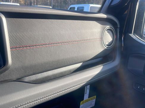 New 2025 Jeep Gladiator Rubicon image 19