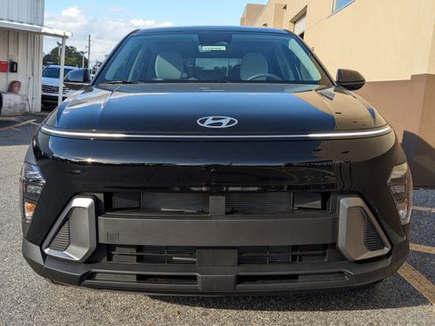 New 2025 Hyundai Kona SE image 11