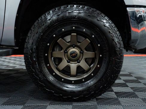 Used 2016 Toyota Tundra Limited w/ Limited Premium Package AWD/4WD image 16
