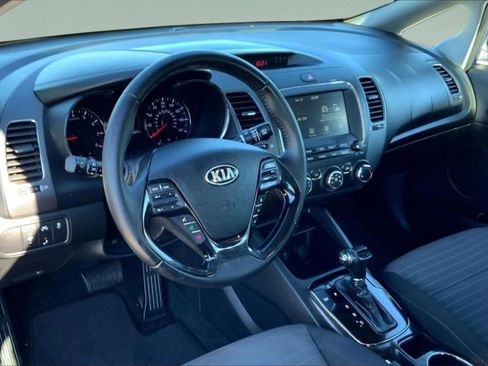 Used 2017 Kia Forte S w/ S Technology Package image 15