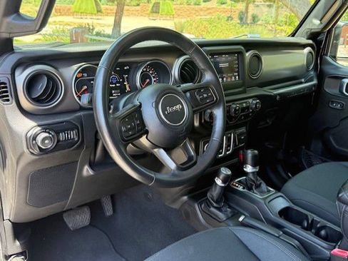 Used 2018 Jeep Wrangler Sport AWD/4WD image 6