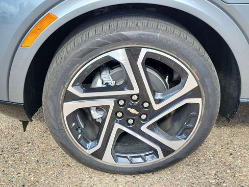 New 2026 Chevrolet Equinox EV LT image 33