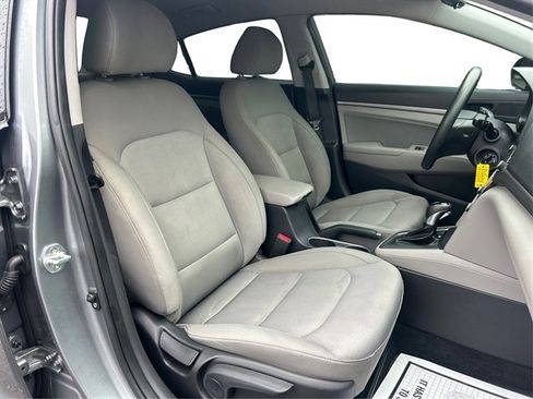 Used 2017 Hyundai Elantra SE FWD image 41