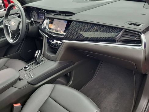 Certified 2024 Cadillac XT6 Premium Luxury w/ Technology Package FWD image 30