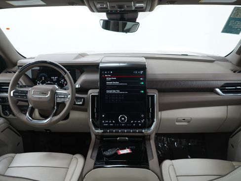 Used 2025 GMC Yukon Denali w/ Denali Reserve Package AWD/4WD image 15