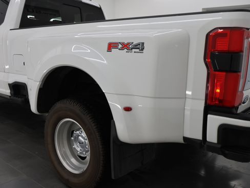 Used 2024 Ford F350 Limited w/ FX4 Off-Road Package AWD/4WD image 37