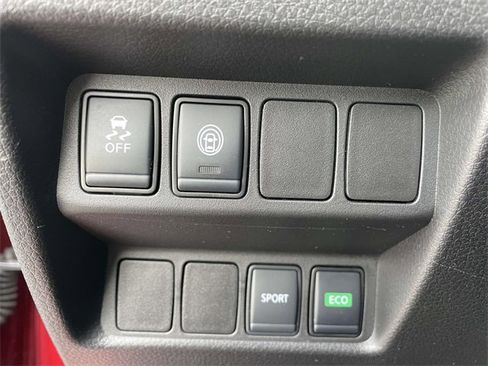 Used 2021 Nissan Rogue Sport S image 19