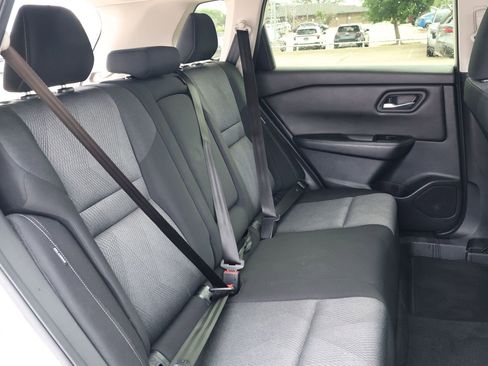 Used 2024 Nissan Rogue SV image 32