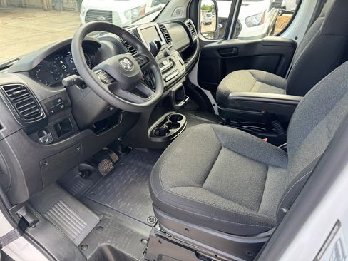 Used 2025 RAM ProMaster 2500 w/ U-Haul Equipment Group FWD image 26