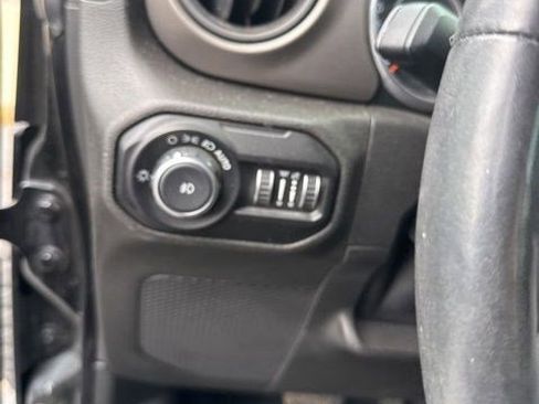 Used 2018 Jeep Wrangler Sport AWD/4WD image 11
