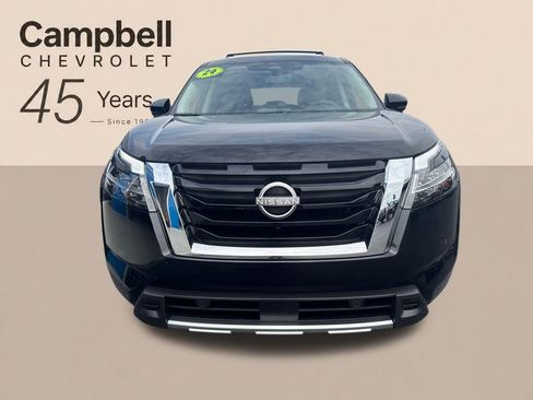 Used 2024 Nissan Pathfinder Platinum w/ Cargo Package FWD image 9