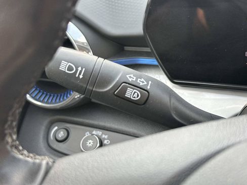 Used 2025 Chevrolet Trax LT w/ Driver Confidence Package FWD image 24
