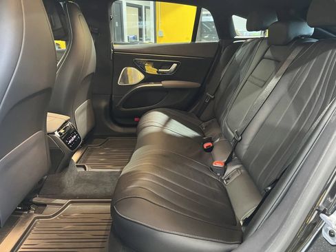 Used 2022 Mercedes-Benz EQS 580 4MATIC Sedan image 19