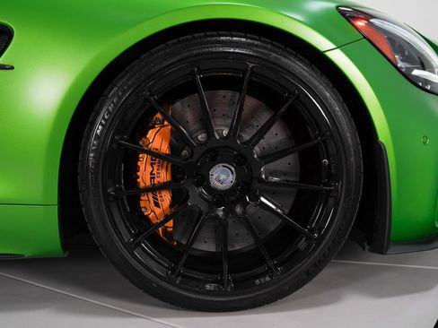 Used 2020 Mercedes-Benz AMG GT R image 31