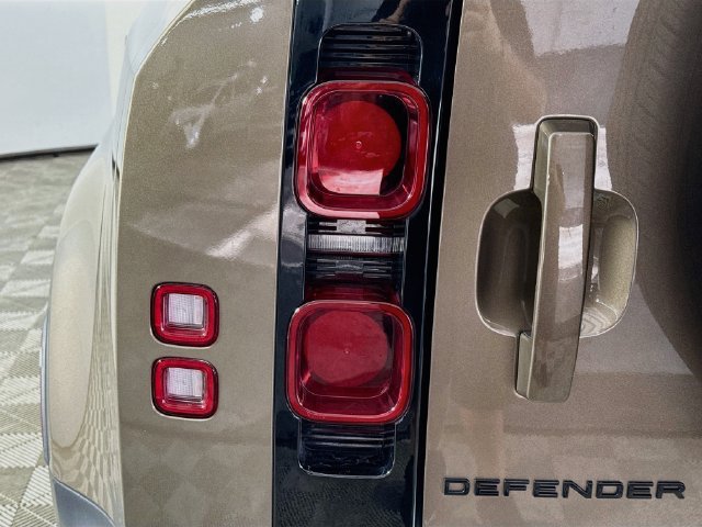 Used 2024 Land Rover Defender 110 S AWD/4WD image 35