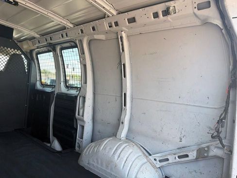 Used 2020 Chevrolet Express 2500 w/ Driver Convenience Package RWD image 16