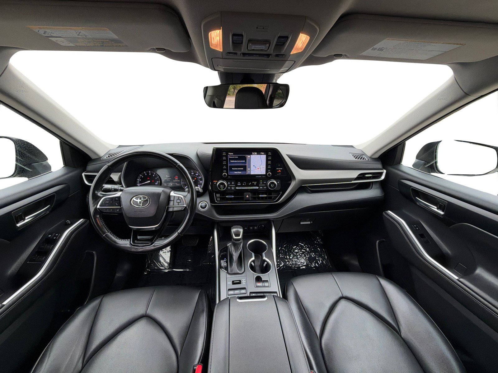 Used 2021 Toyota Highlander XLE AWD/4WD image 13