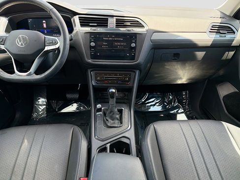 Used 2023 Volkswagen Tiguan SE FWD image 16