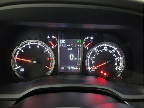 Certified 2024 Toyota 4Runner TRD Off-Road Premium image 17