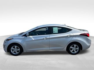 Used 2015 Hyundai Elantra SE FWD video 2