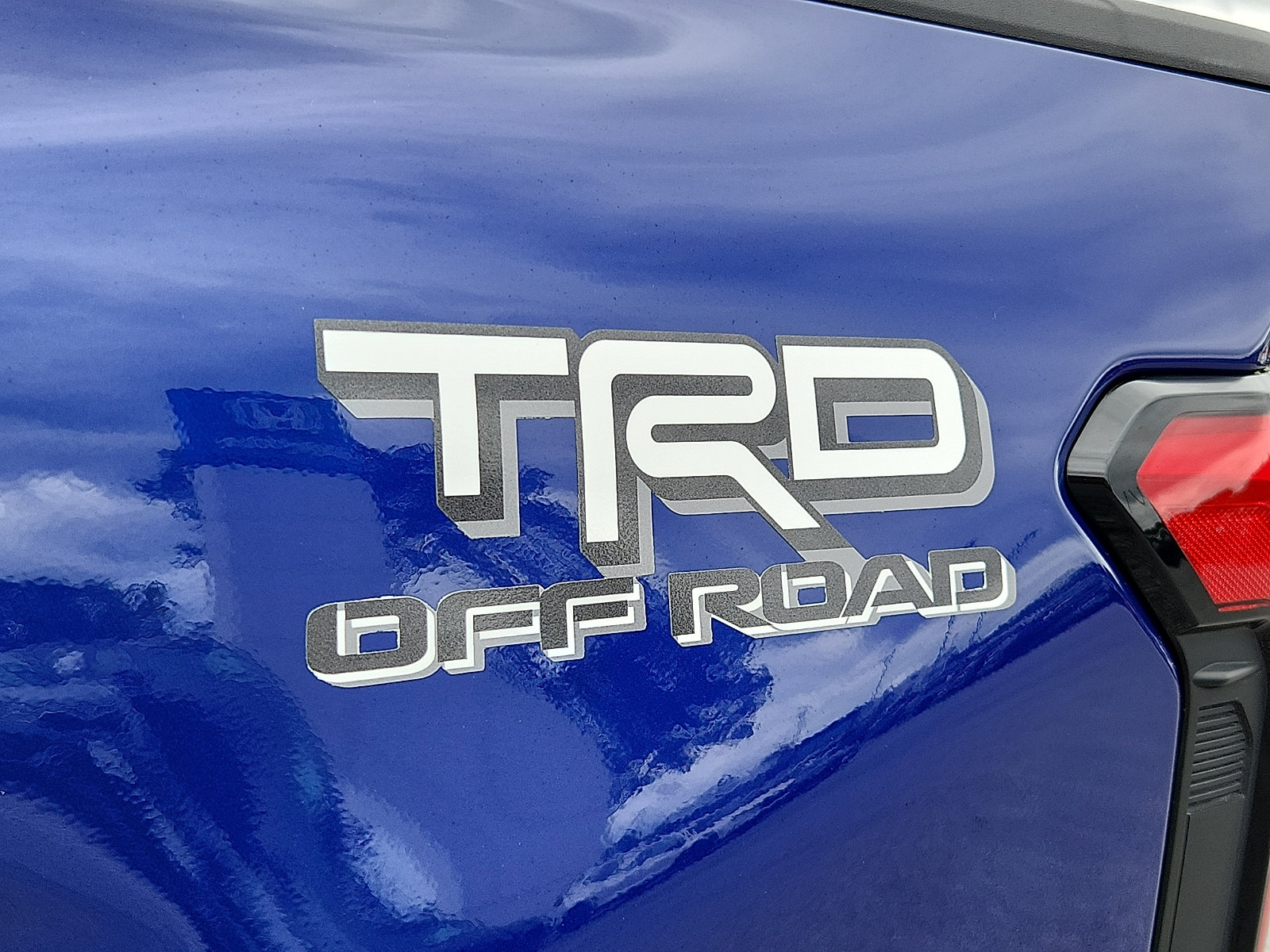Used 2024 Toyota Tacoma TRD Off-Road AWD/4WD image 32
