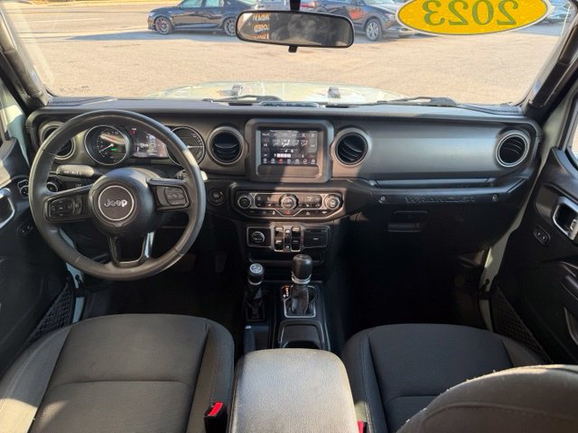 Used 2023 Jeep Wrangler Unlimited w/ Cold Weather Group AWD/4WD image 3