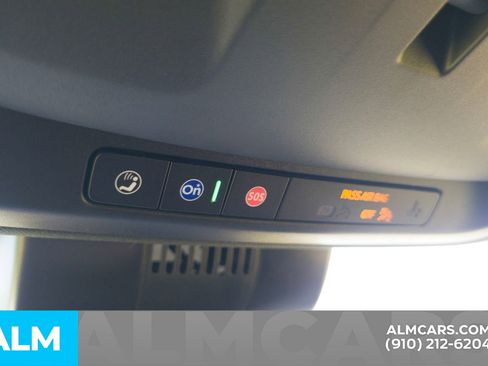 Used 2025 GMC Yukon XL Denali AWD/4WD image 17
