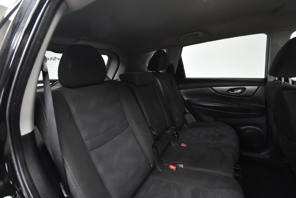 Used 2015 Nissan Rogue SV AWD/4WD image 18