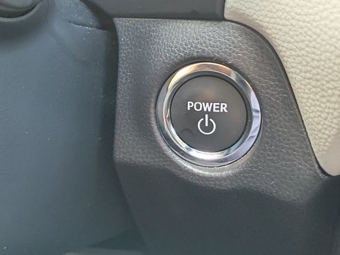 Used 2025 Toyota RAV4 XLE AWD/4WD image 29