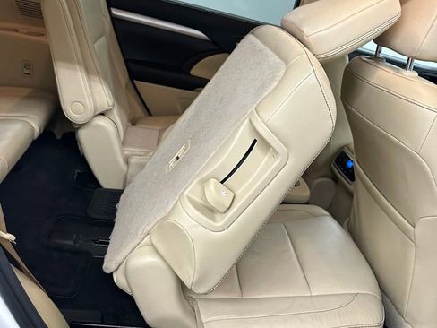 Used 2015 Toyota Highlander XLE AWD/4WD image 30