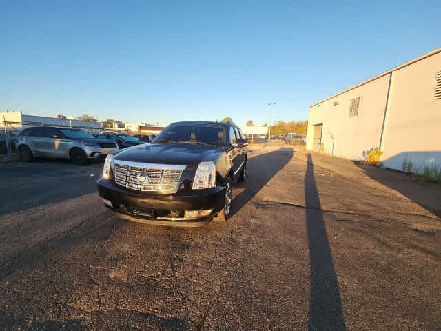 Used 2011 Cadillac Escalade Premium AWD/4WD image 5