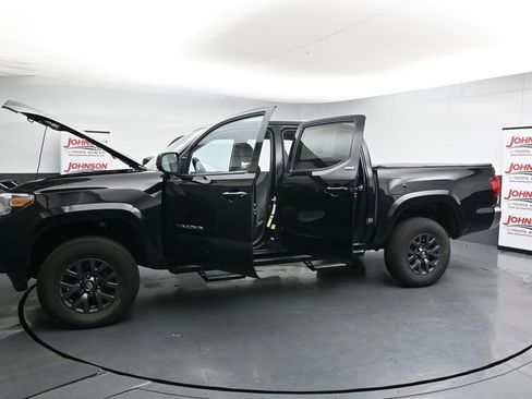 Used 2023 Toyota Tacoma SR5 AWD/4WD image 42